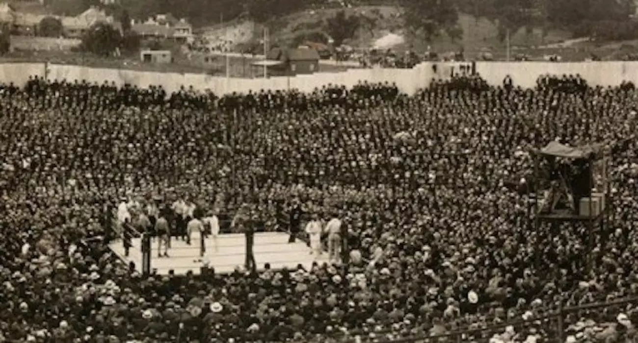 The Unbelievable Story of the Gruelling 131-Round Boxing Match