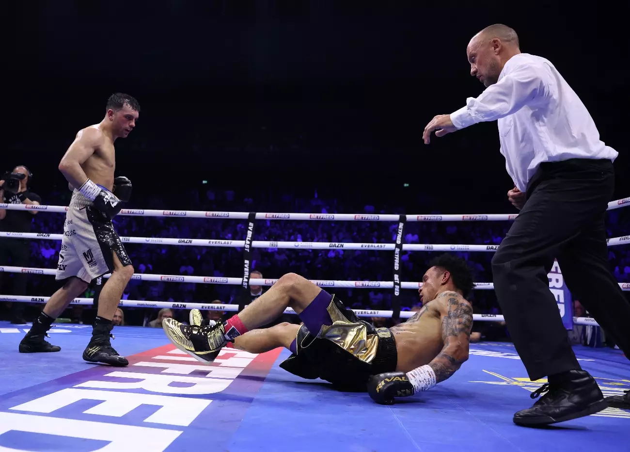 Jack Catterall Triumphs Over Regis Prograis: A Tactical Showcase in Manchester