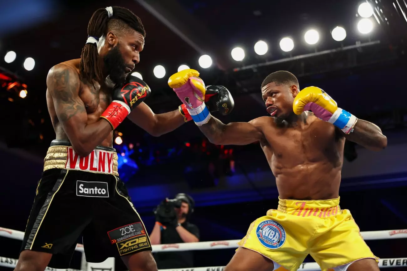 Unforgettable Night of Boxing: Ammo Williams Battles Through for the Win