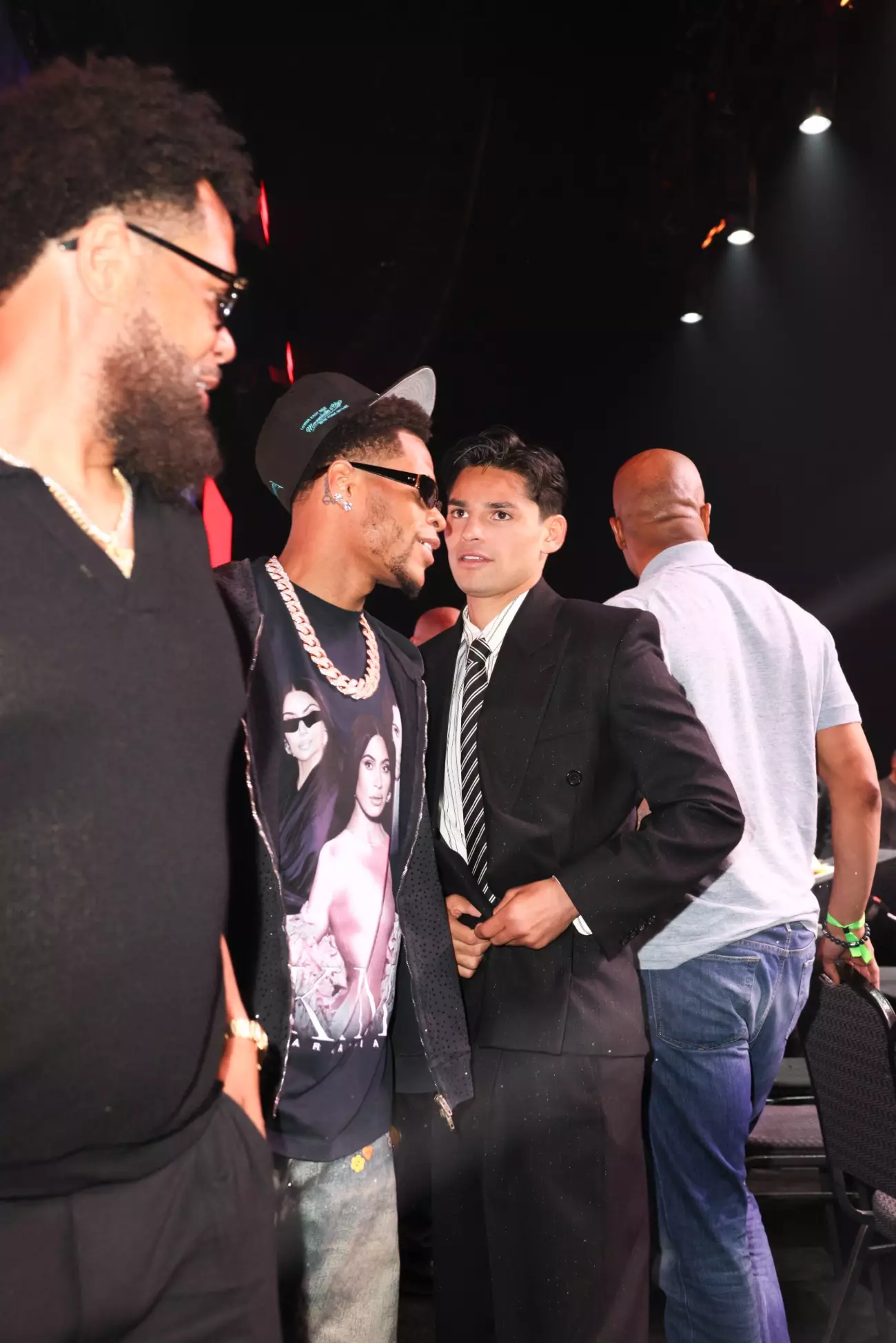 Unraveling the Tension: Devin Haney, Oscar De La Hoya, and the Price of Management